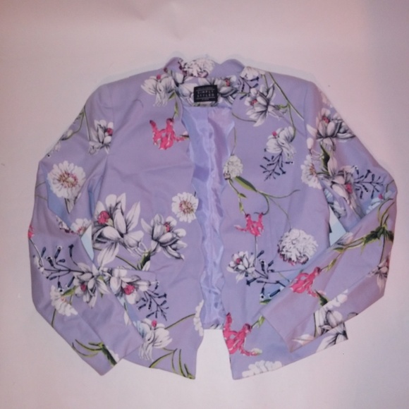 Simply Styled Blazer - Picture 8 of 8